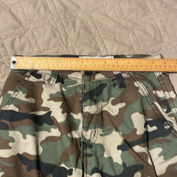 Chams camo shorts boys size 12/14 - Picture 3 of 4